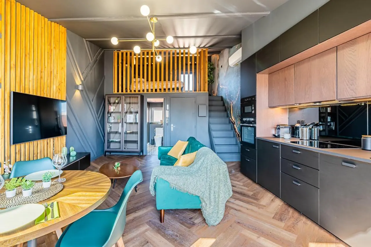 Apartment Loft En Ville - Duplex Terrasse Coeur Historique Avec Vue Degagee & Parking Souterrain Offert La Ciotat