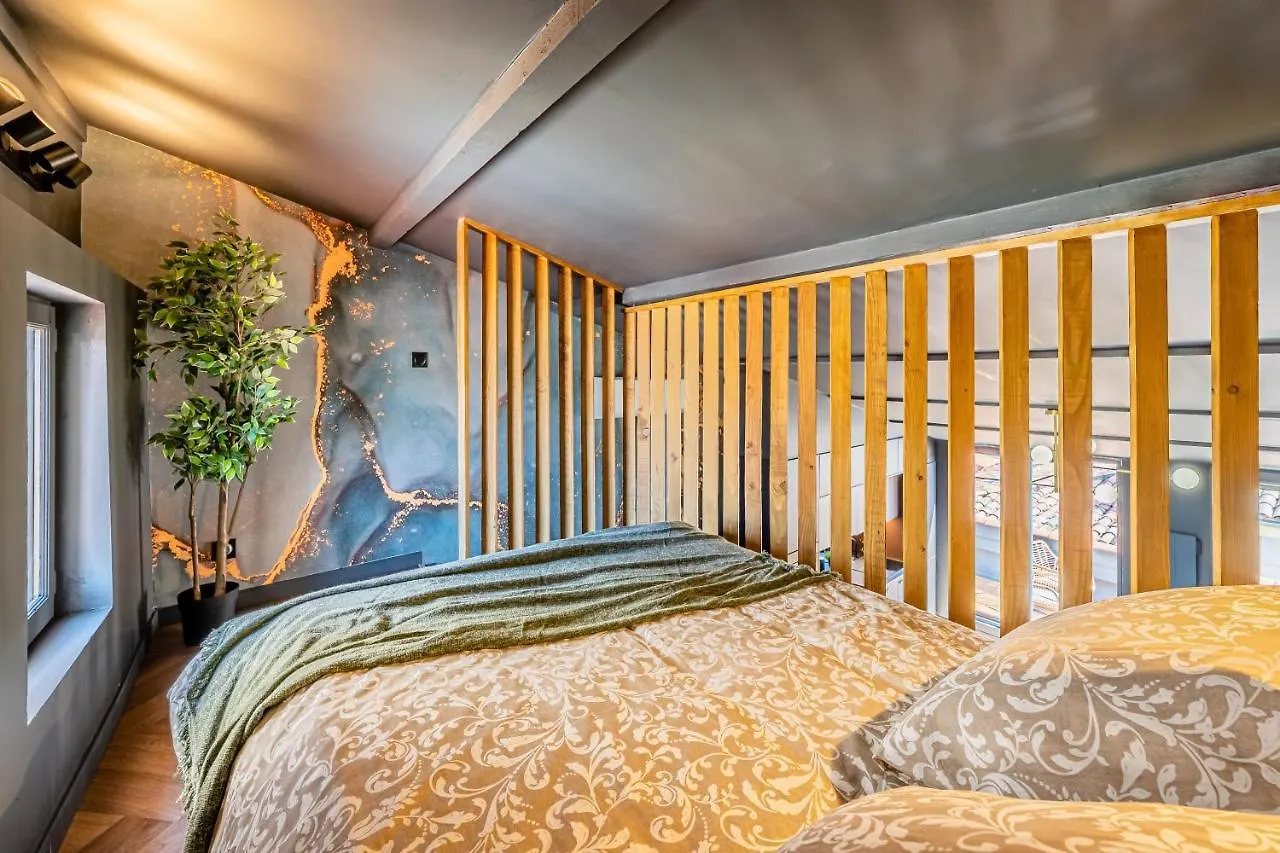 Loft En Ville - Duplex Terrasse Coeur Historique Avec Vue Degagee & Parking Souterrain Offert La Ciotat France