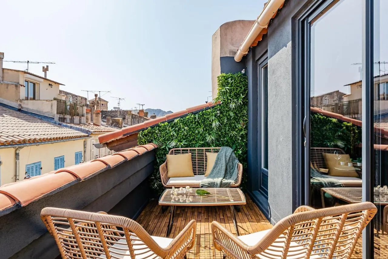 Loft En Ville - Duplex Terrasse Coeur Historique Avec Vue Degagee & Parking Souterrain Offert La Ciotat
