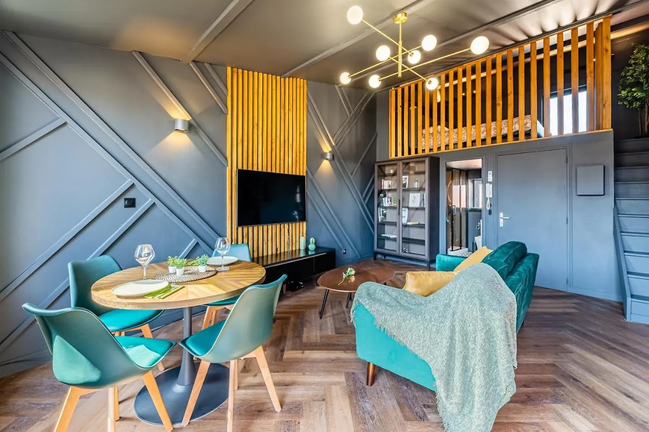 Apartment Loft En Ville - Duplex Terrasse Coeur Historique Avec Vue Degagee & Parking Souterrain Offert La Ciotat