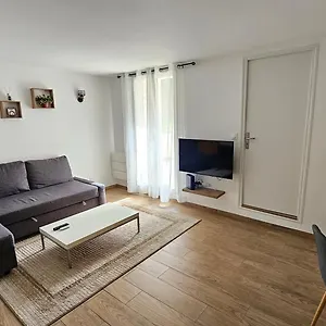 appartement-cosy-refait-a-neuf-proche-parc-des.fr-paris.fr/